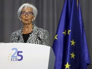 La BCE critica l'introduzione tassa sugli extraprofitti bancari in Italia