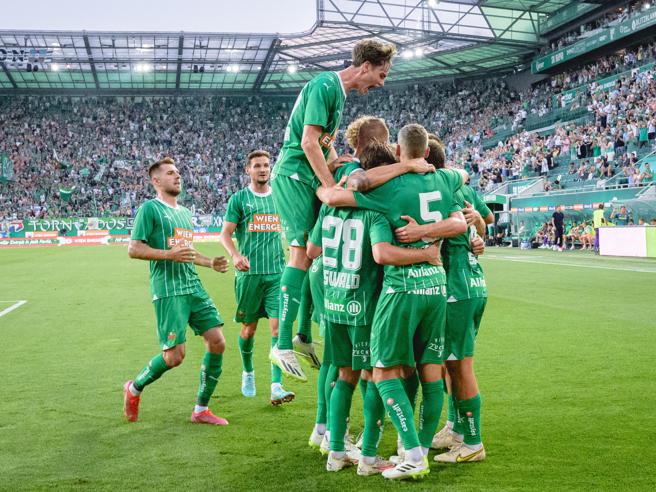La Fiorentina perde il debutto in Conference League contro il Rapid Vienna, ma ha ancora speranze di qualificarsi