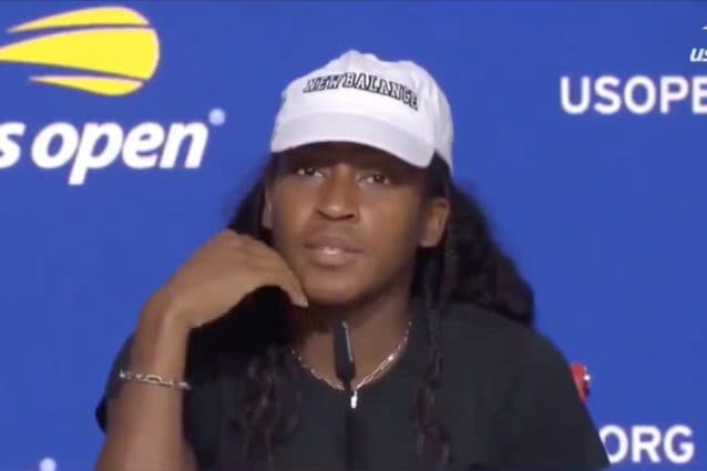 Lezioni di umiltà e errori inaspettati agli US Open, con una sospensione per un'ora