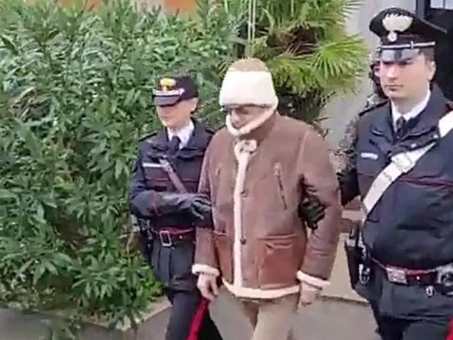 Matteo Messina Denaro, l'ultimo latitante di Cosa Nostra, muore senza funerale in chiesa