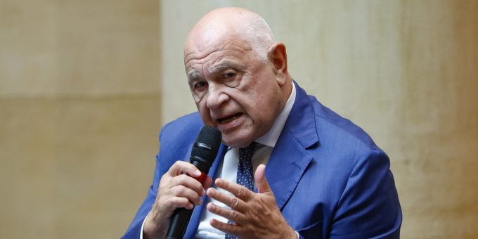 Meloni preoccupata per l'imparzialità del sistema giudiziario, Salvini criticato da Gualtieri