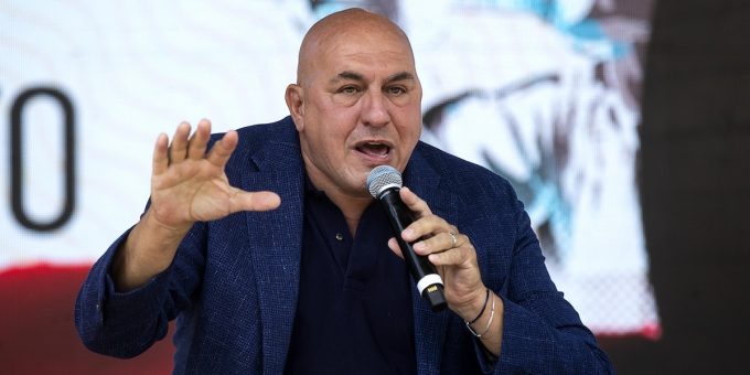 Ministro Crosetto critica gestione migranti in Germania. Elezioni e emergenza profughi in corso