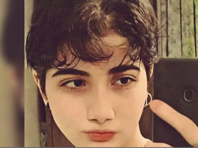 Ragazza in coma dopo violenze poliziesche per il velo