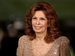 Sophia Loren sottoposta a intervento all'anca dopo caduta domestica