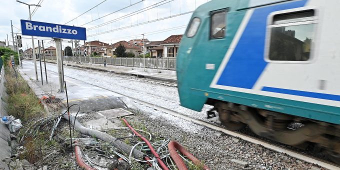 Tragedia a Brandizzo, cinque operai morti: indagini sulla violazione delle procedure di sicurezza