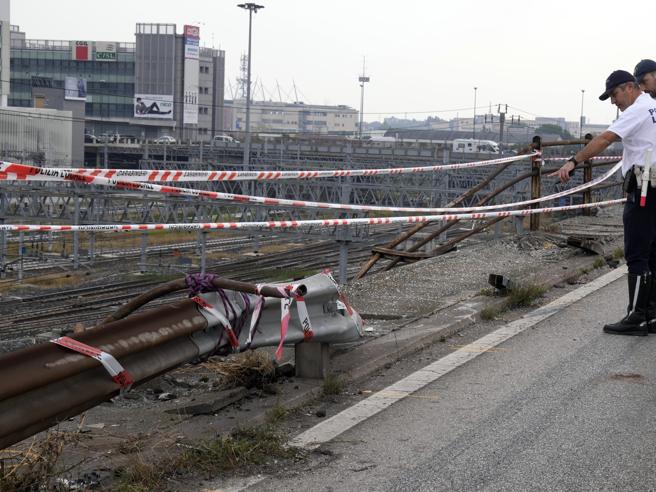 Tragedia a Mestre: autobus precipita dal cavalcavia, numerose vittime. Indagini in corso