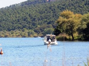 Tragedie in montagna e nel lago: cinque incidenti mortali tra turisti e escursionisti