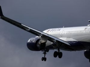 Turbolenza su volo Milano-Atlanta: undici ricoveri ospedalieri, disagi nel Regno Unito e 