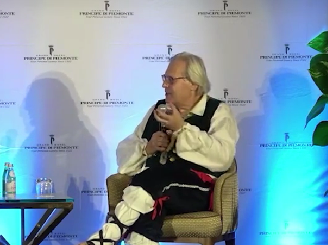 Vittorio Sgarbi critica il governo italiano: Crosetto votato 4, perplessità su Tajani e Giorgetti 